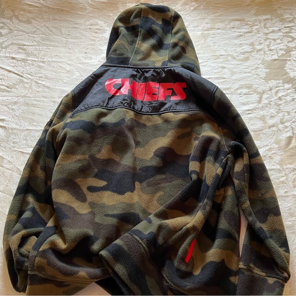 Youth Boys NFL Camo Fleece Kansas City Chiefs Jacket - Picture 2 of 5